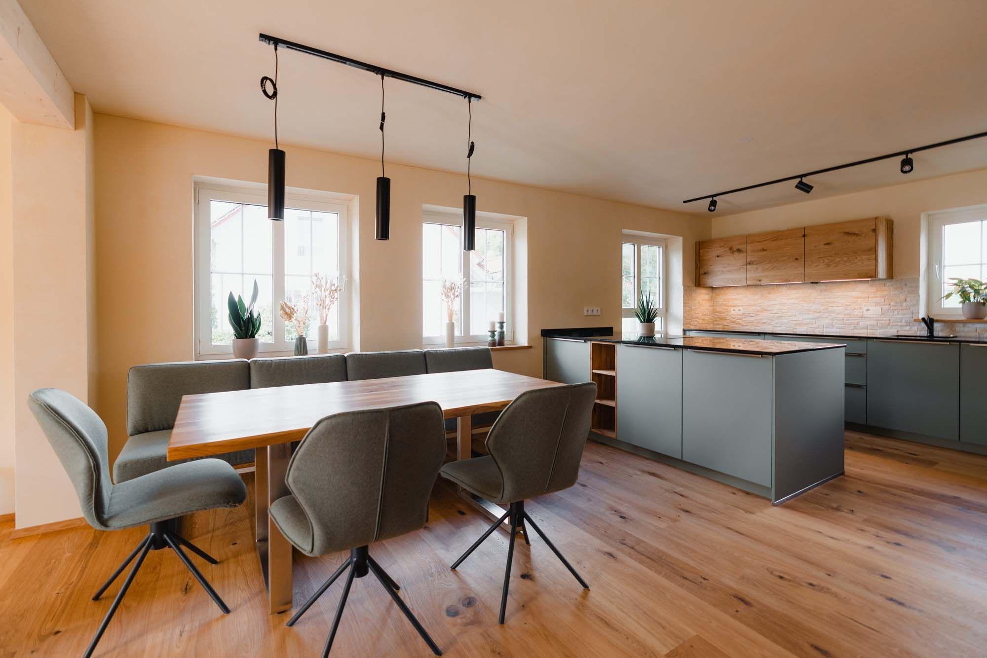 Moderner Landhausmix mit Sitzbereich